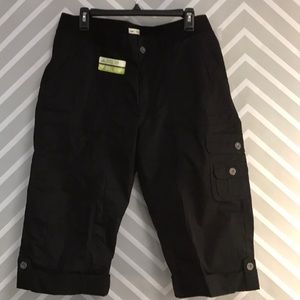 Black capris